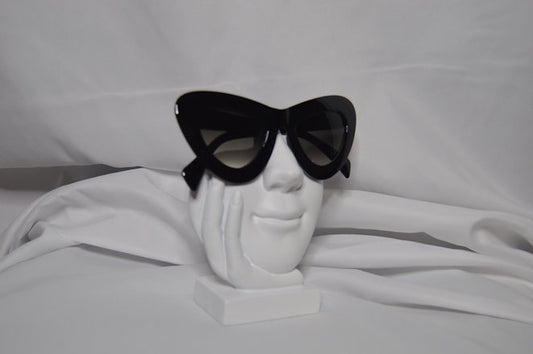 Chunky Frame Oversize Cat Eye Sunglasses - Luxe 81